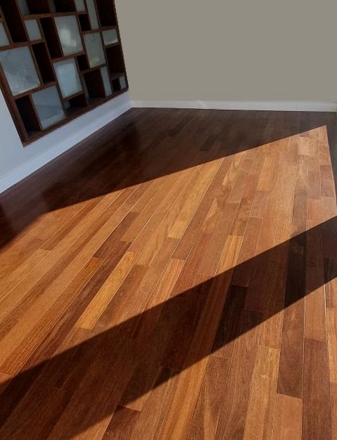 Solid hardwood floor installation
