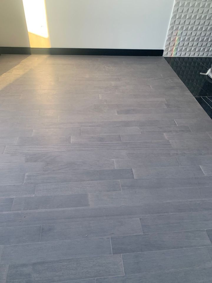 Solid hardwood floor installation