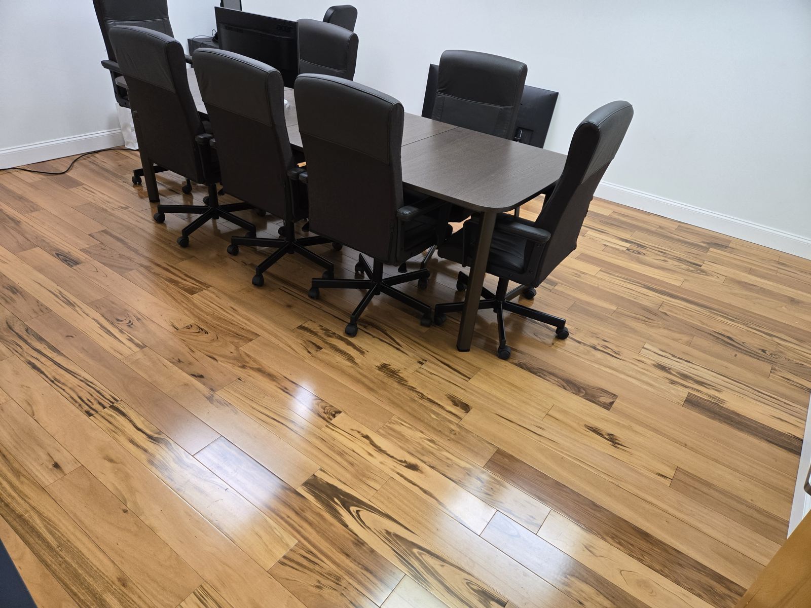 Solid hardwood floor installation