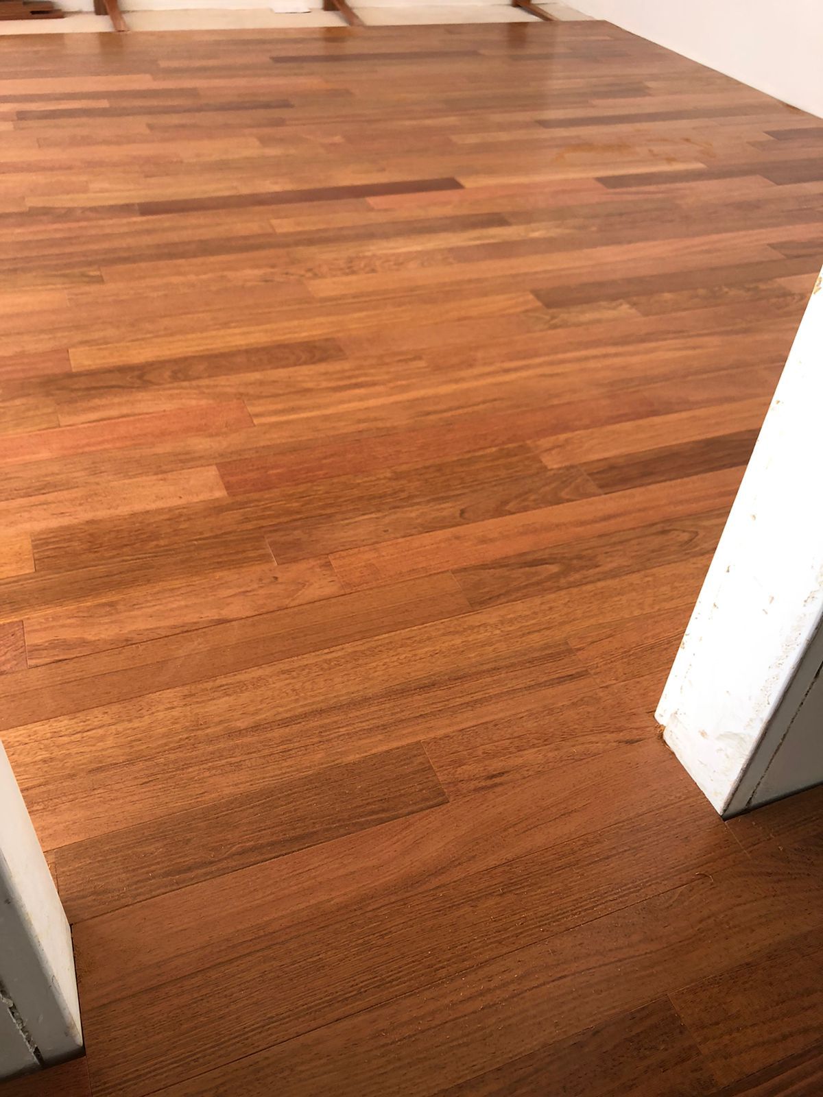 Solid hardwood floor installation