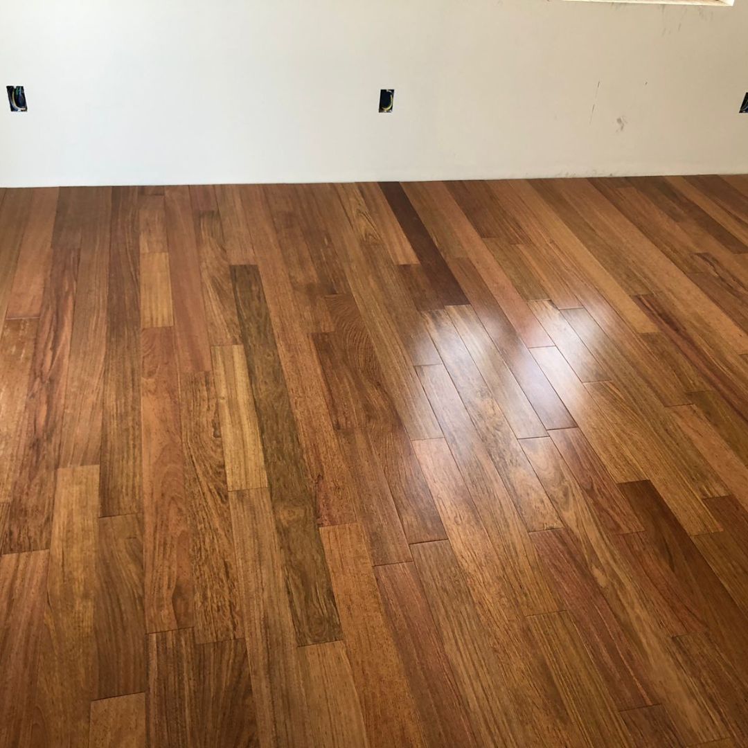 Solid hardwood floor installation
